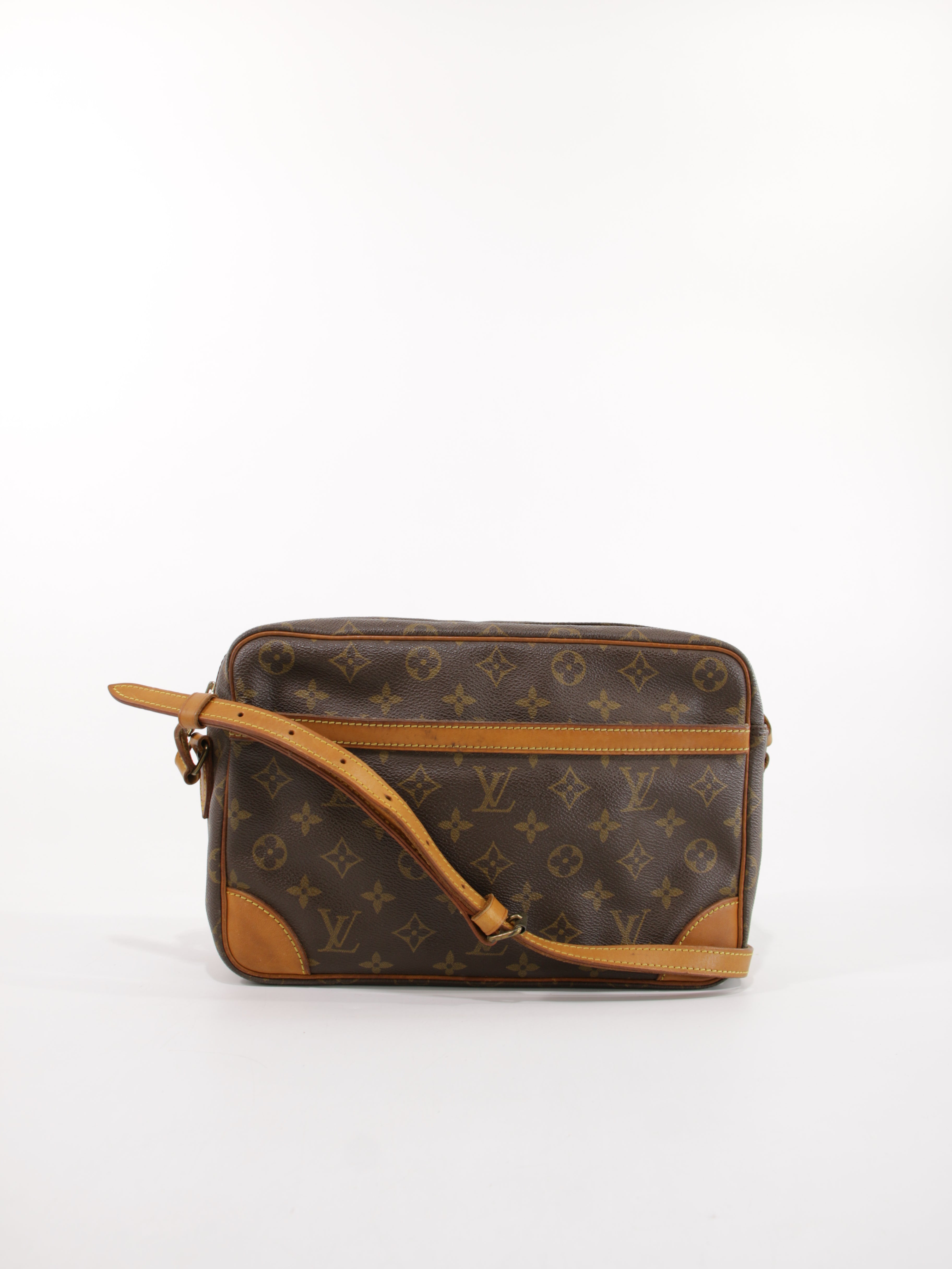 LOUIS VUITTON CROSSBODY BAGS