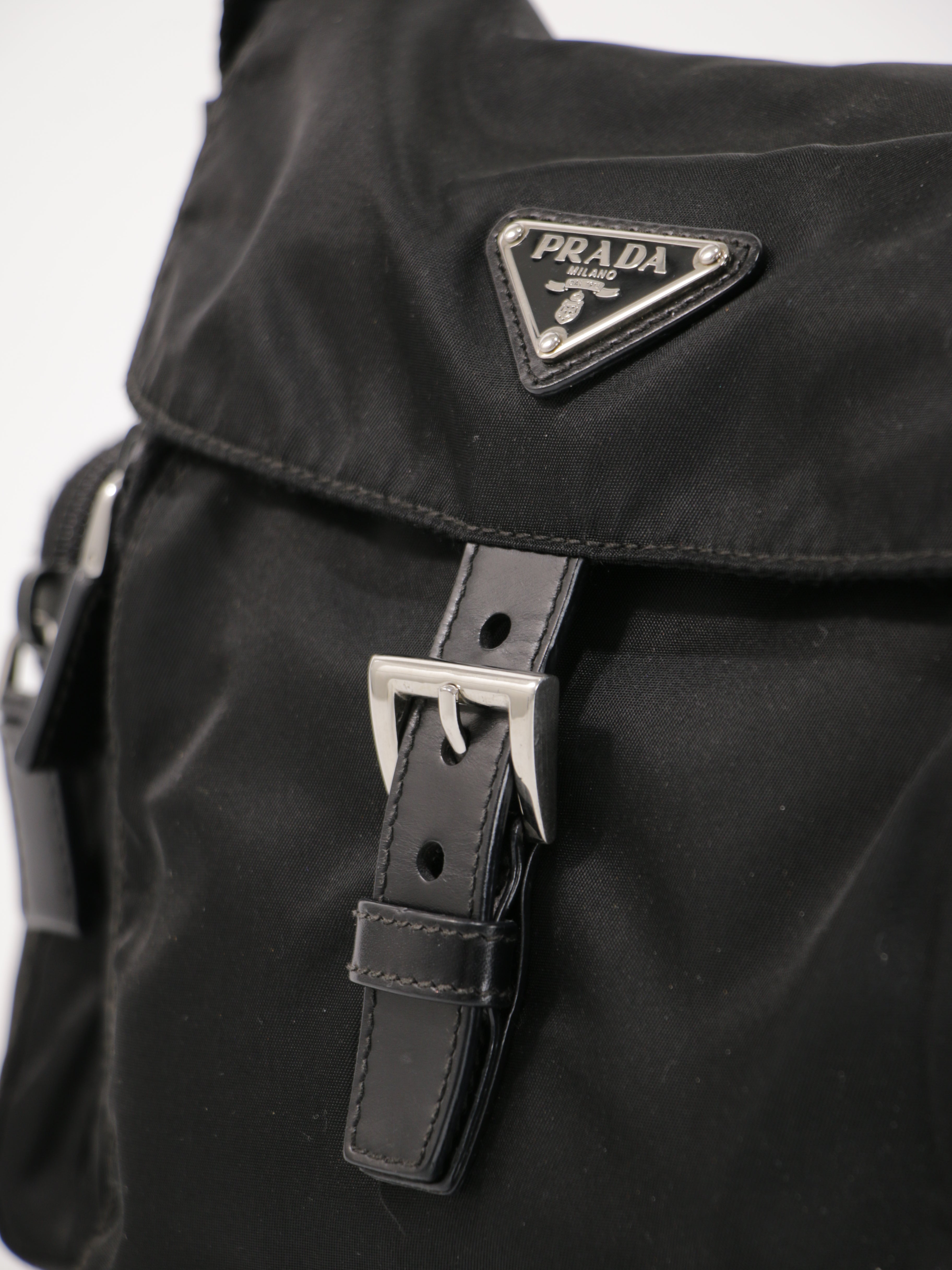 Single Buckle Messenger