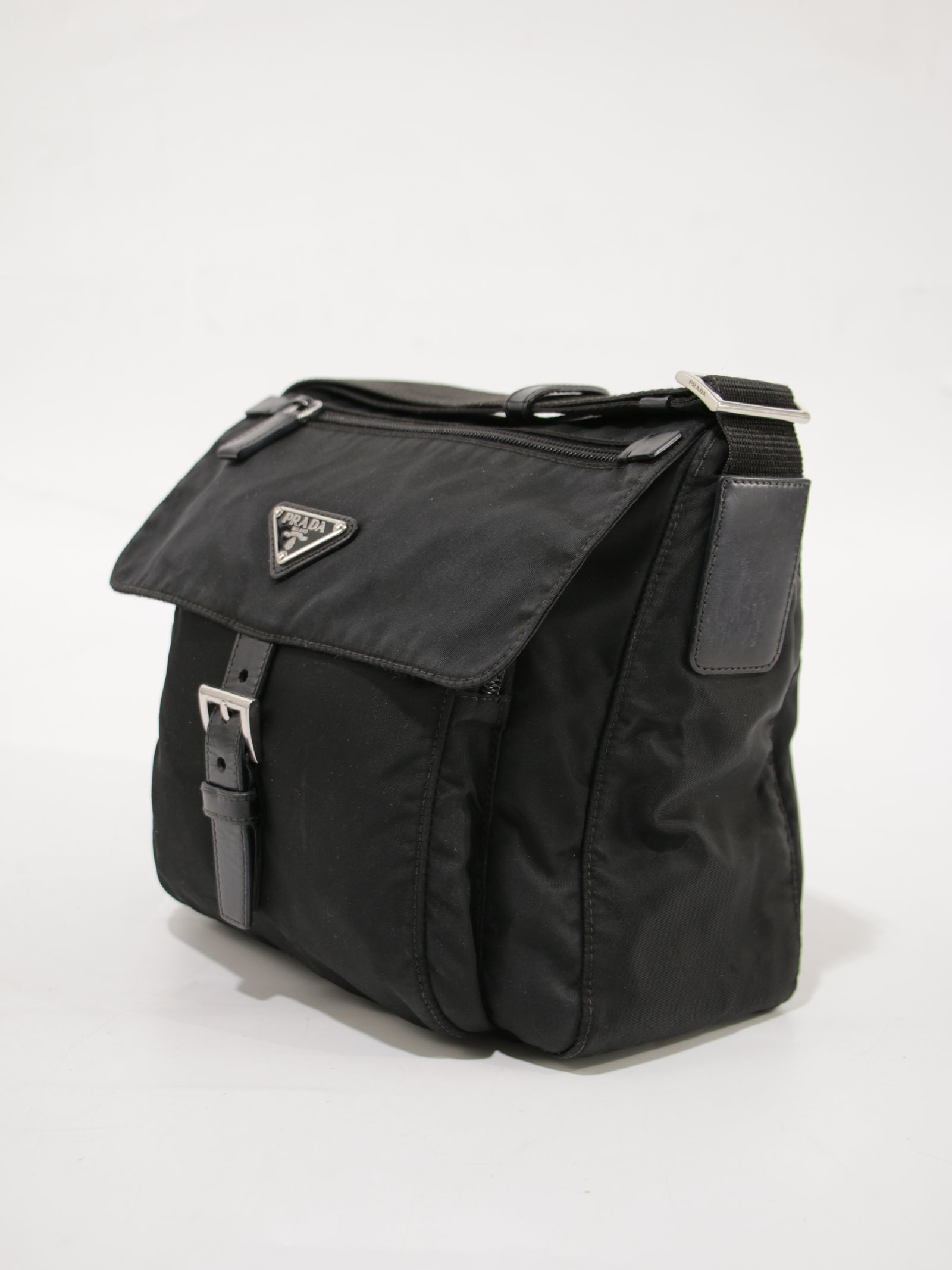 Single Buckle Messenger