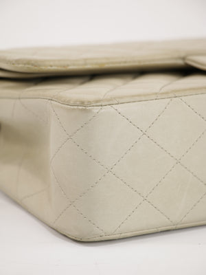 Medium Classic Flap