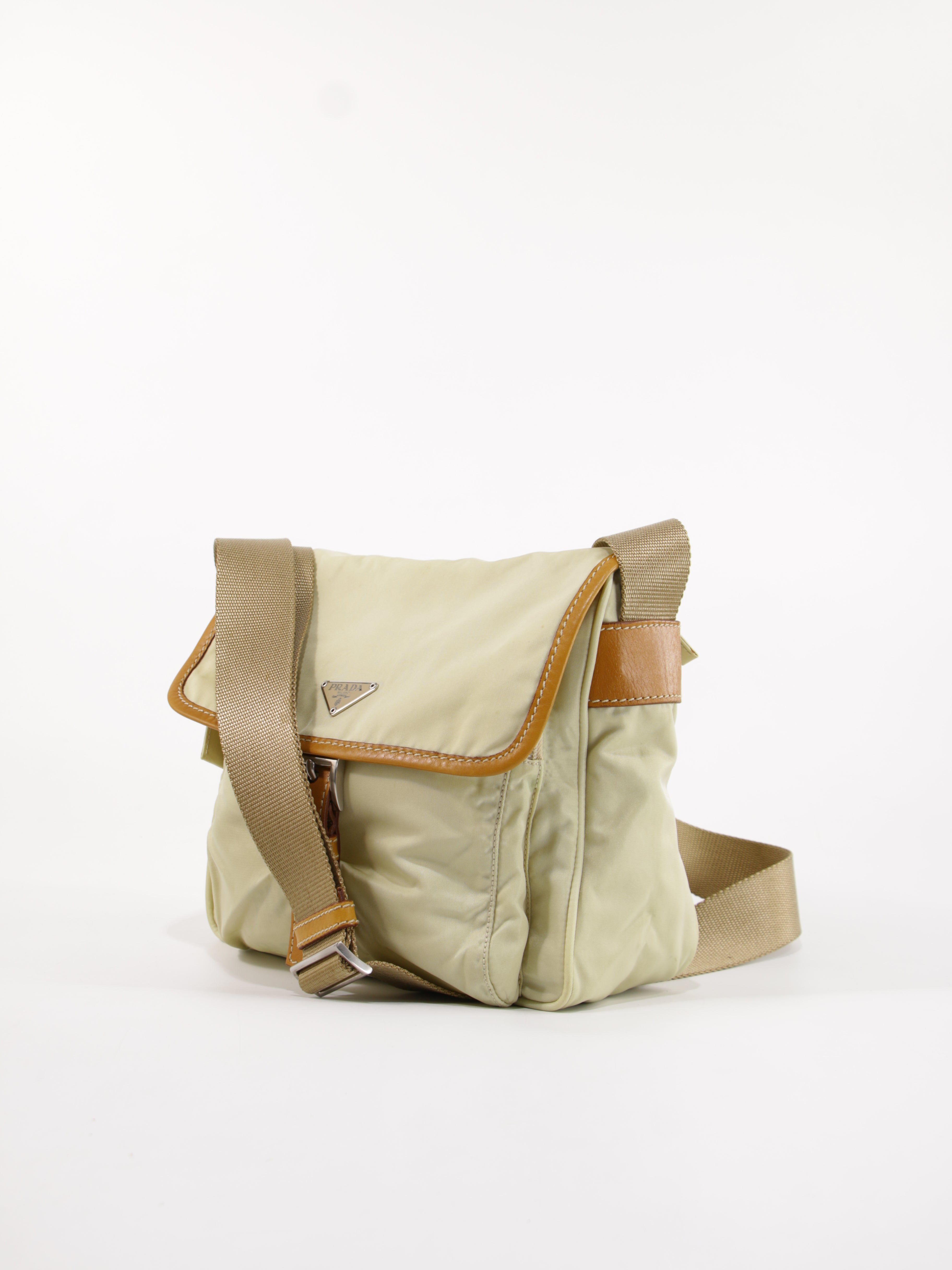 Single Buckle Messenger