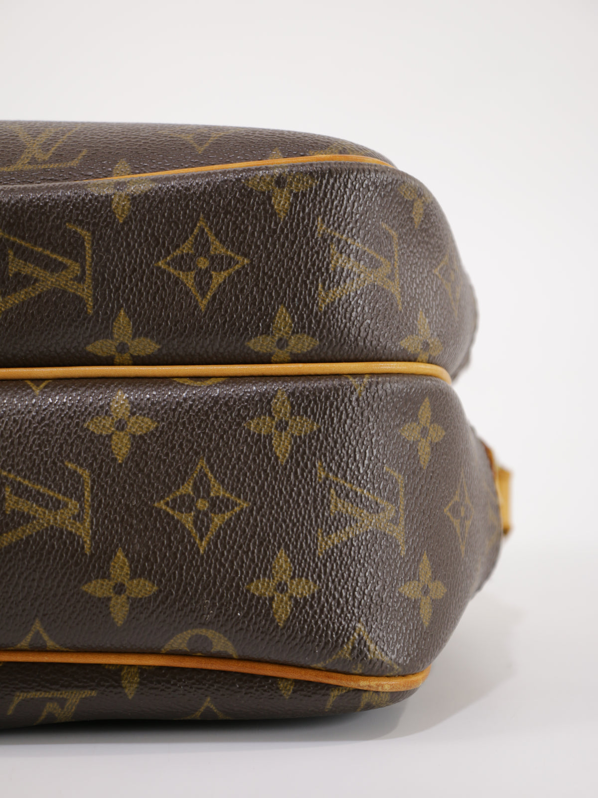 Louis Vuitton Reporter