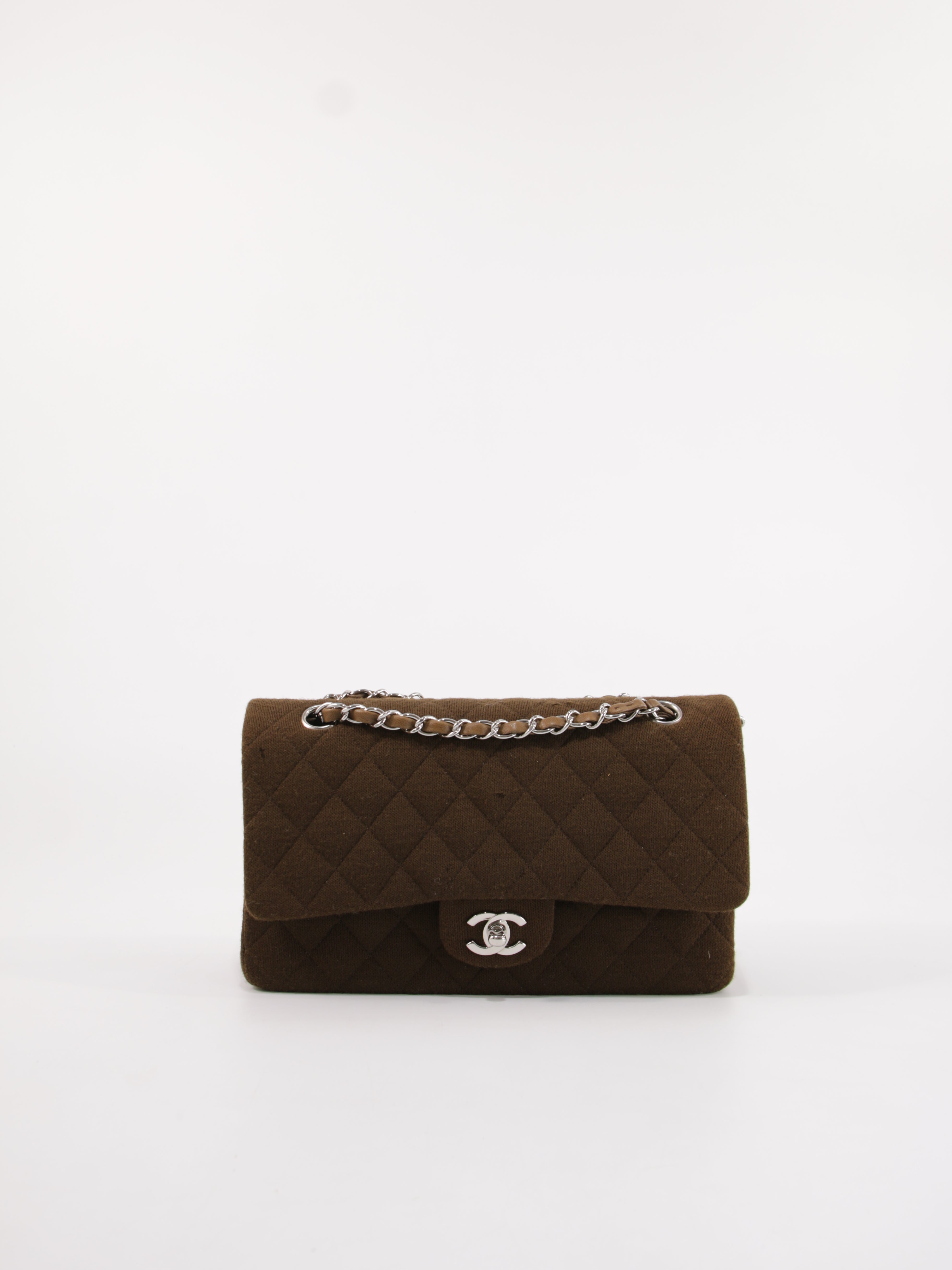 Medium Classic Flap