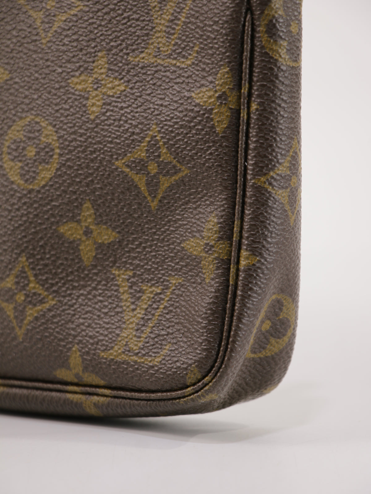 Louis Vuitton Accessories Pochette