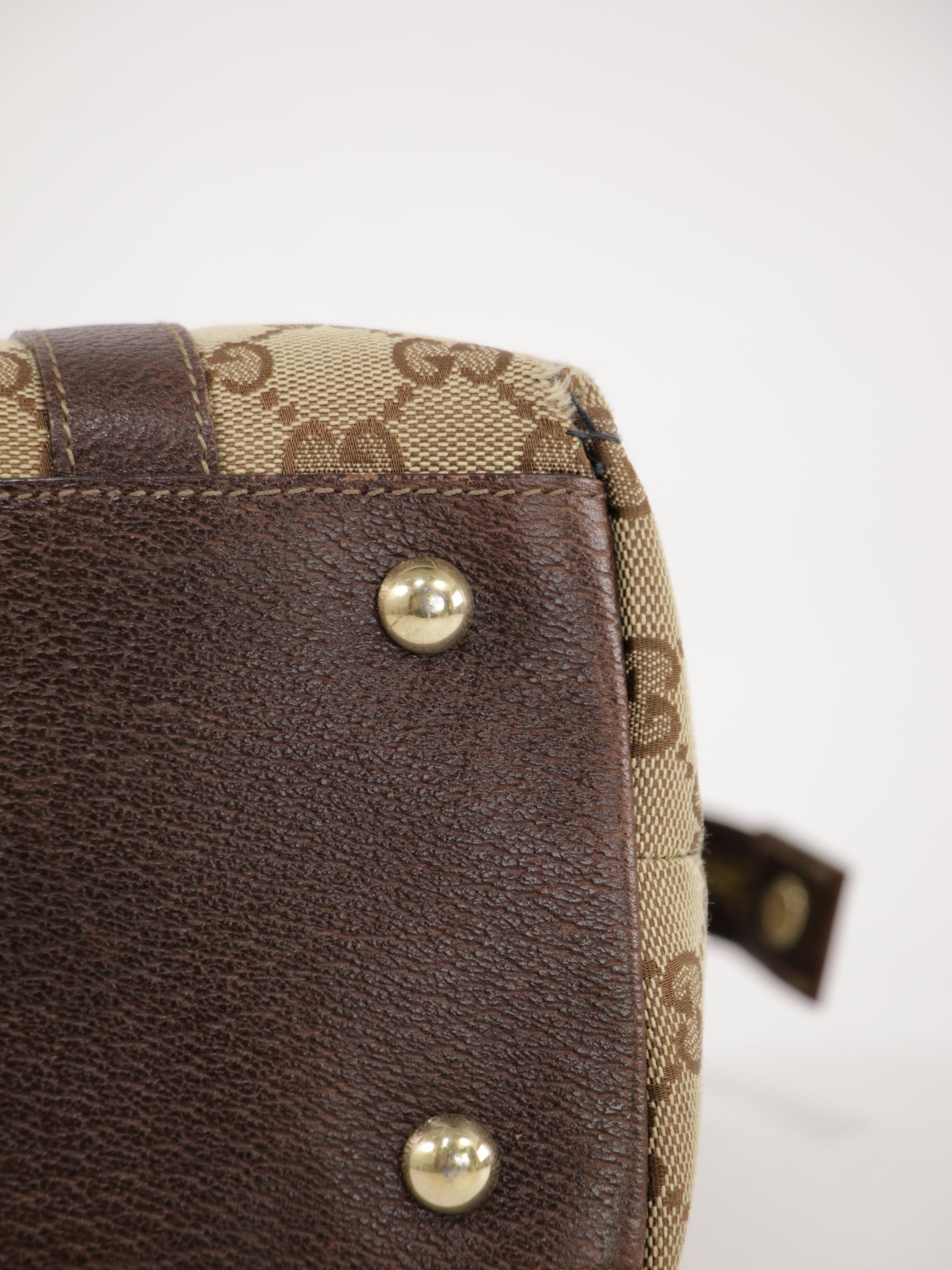 Abbey zip tote