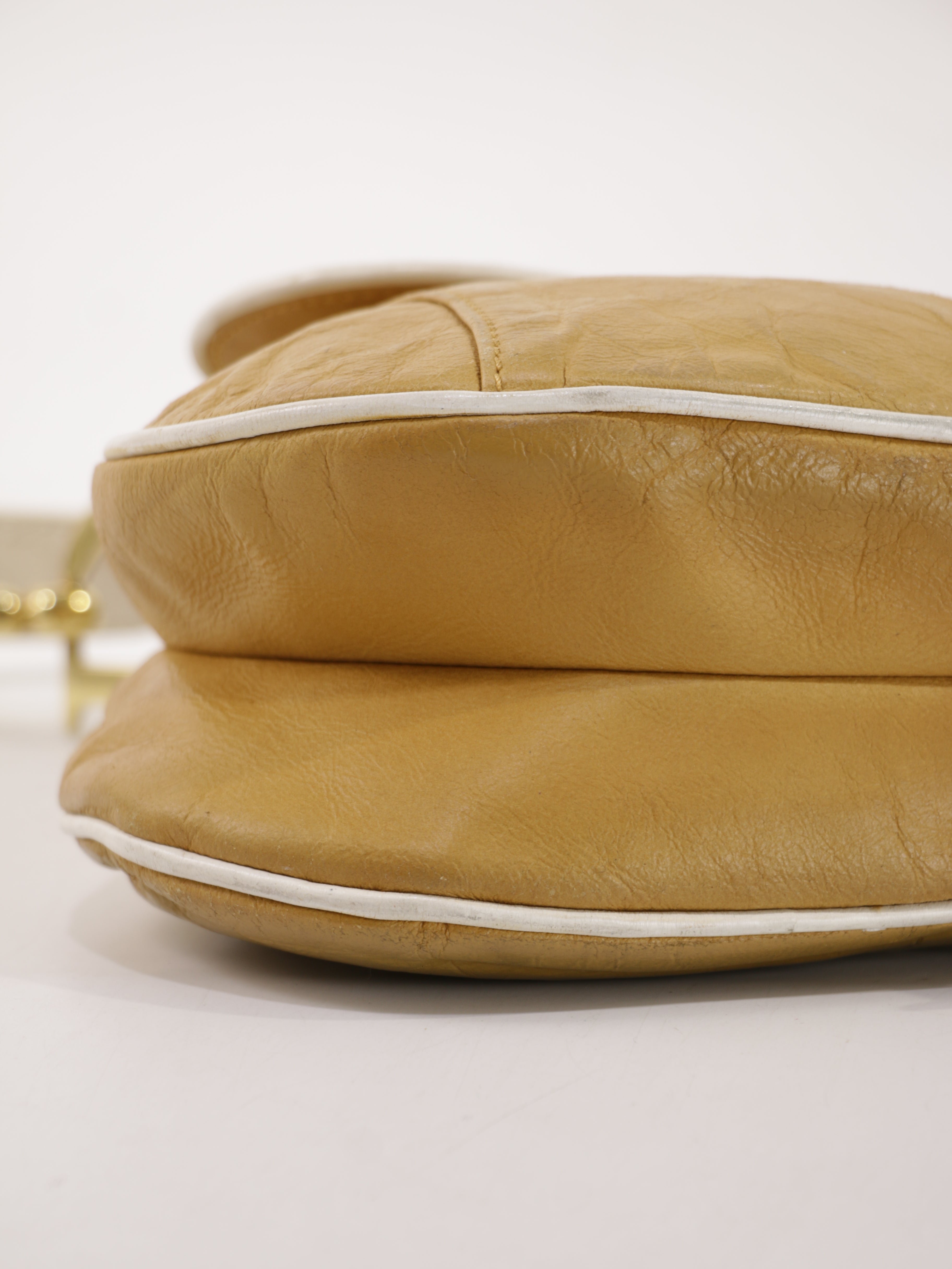 Saddle