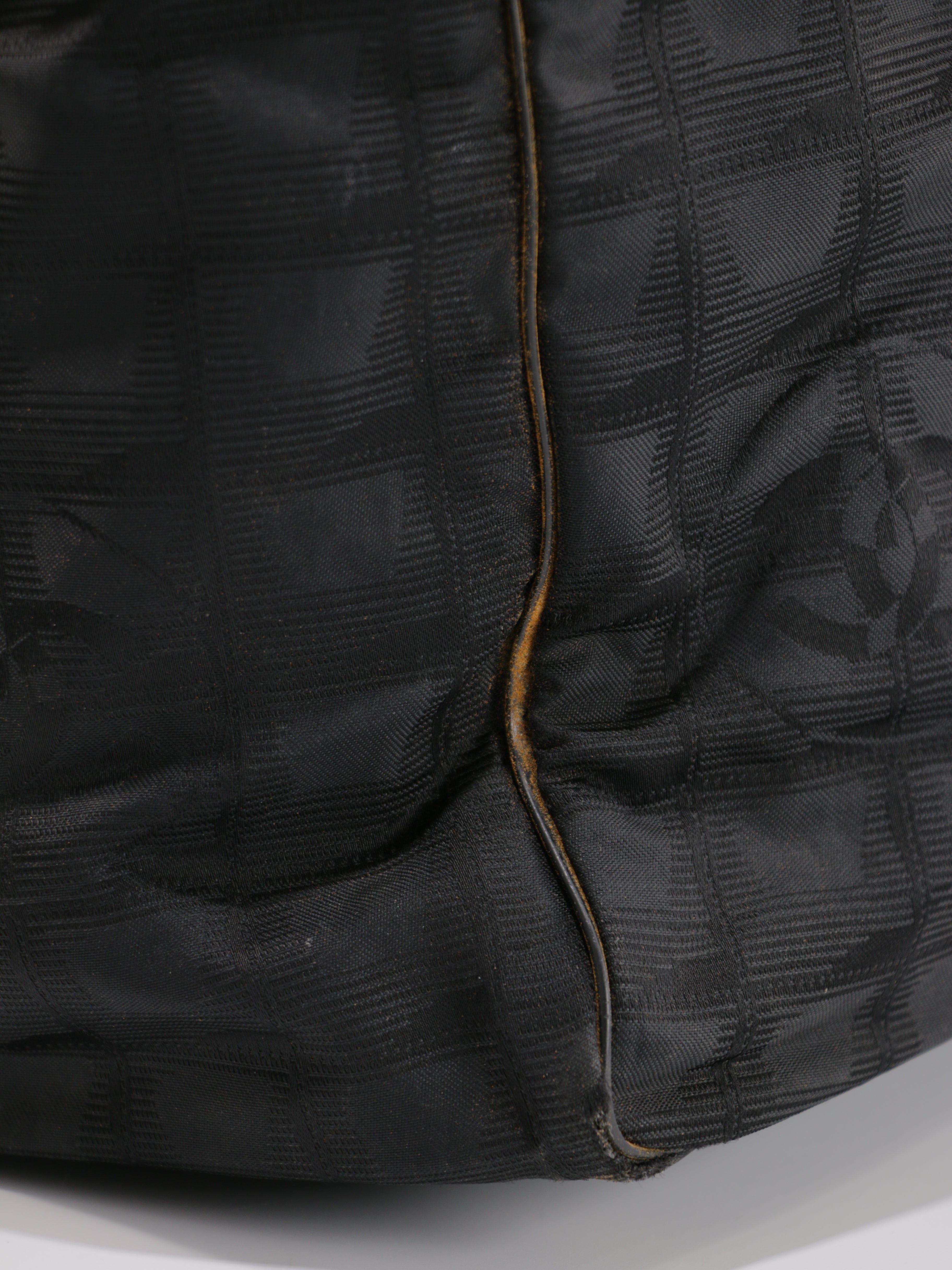 Medium New Travel Line Tote