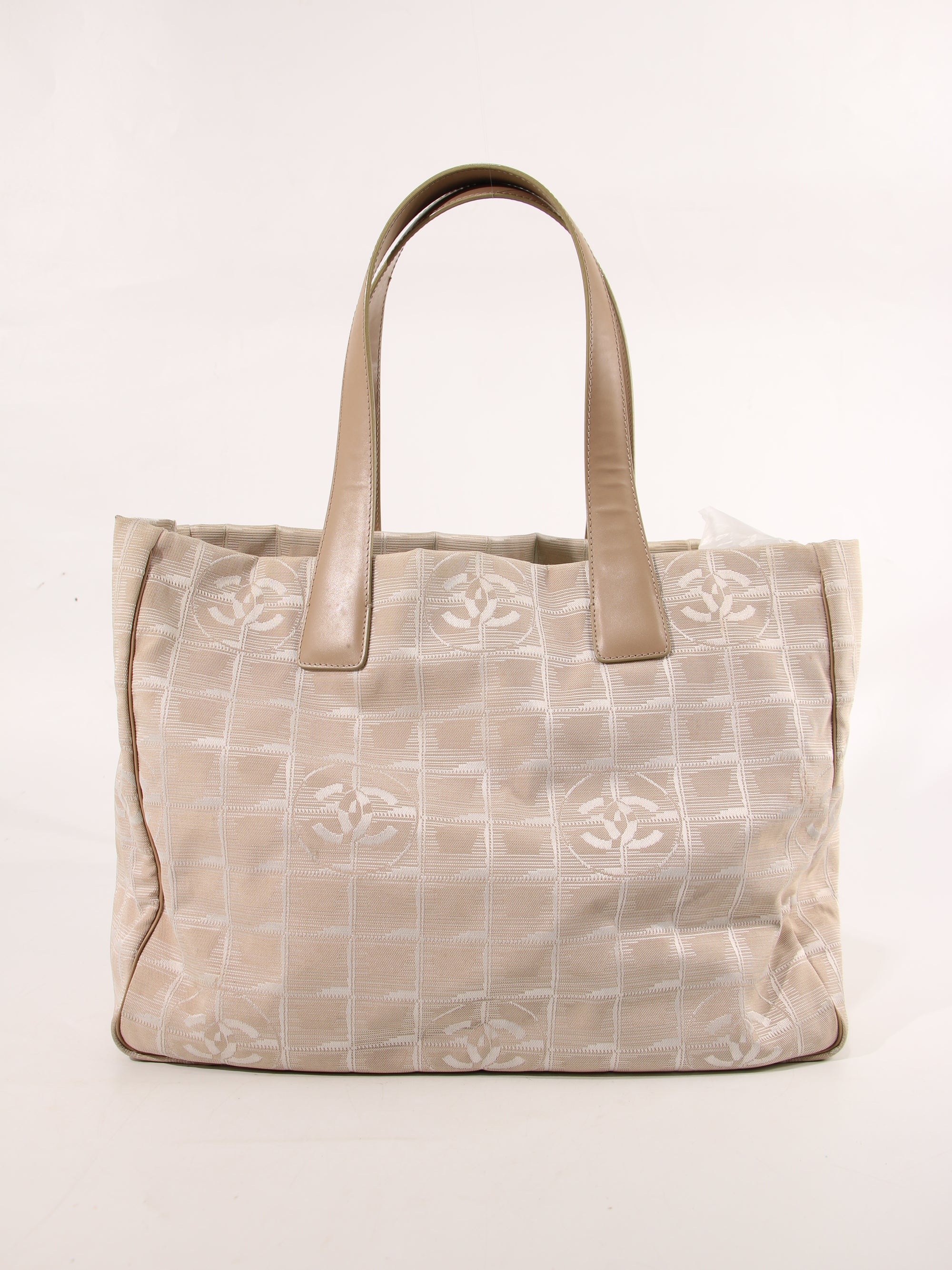 Medium New Travel Line Tote