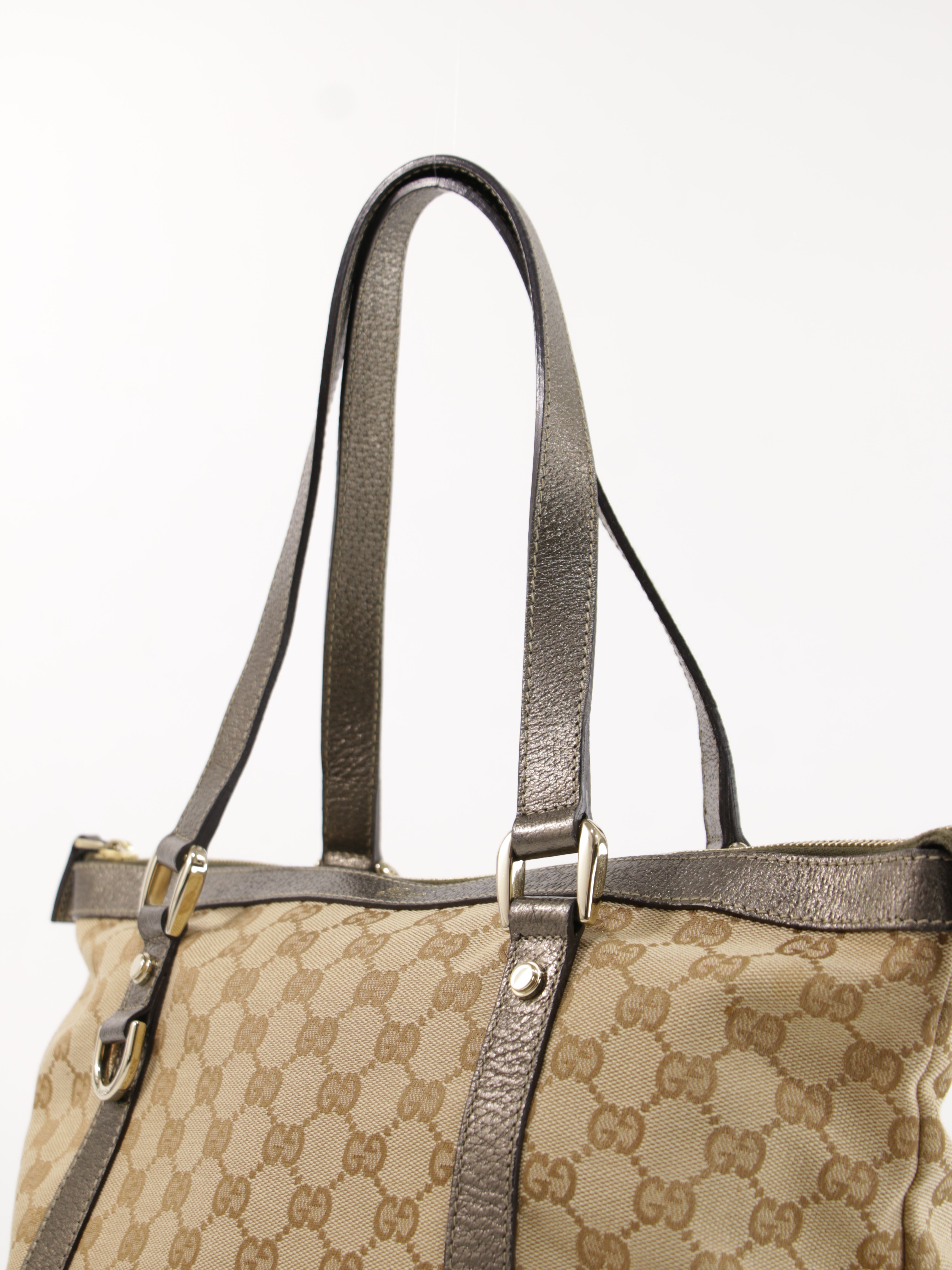 Abbey Zip Tote