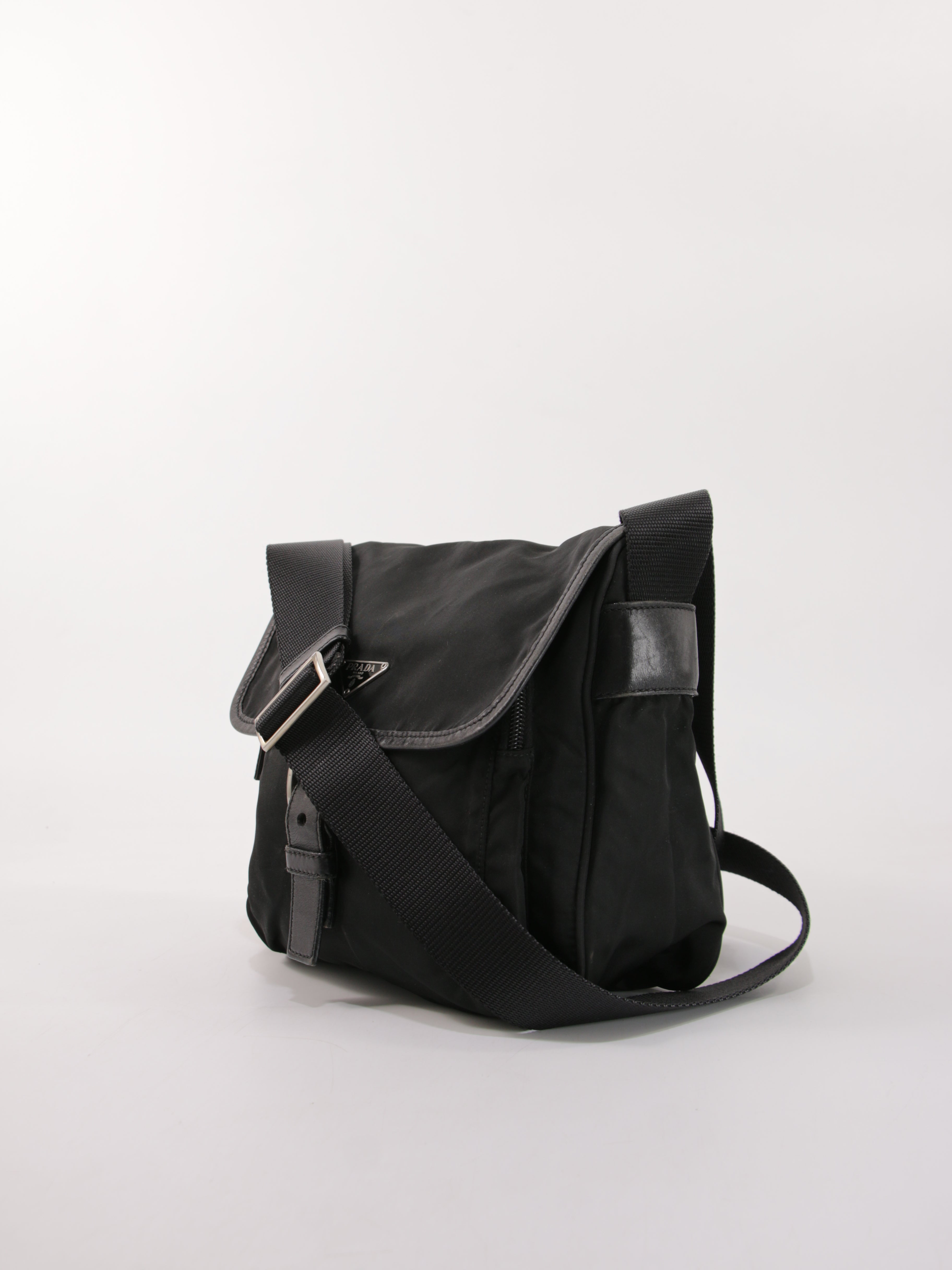 Single Buckle Messenger
