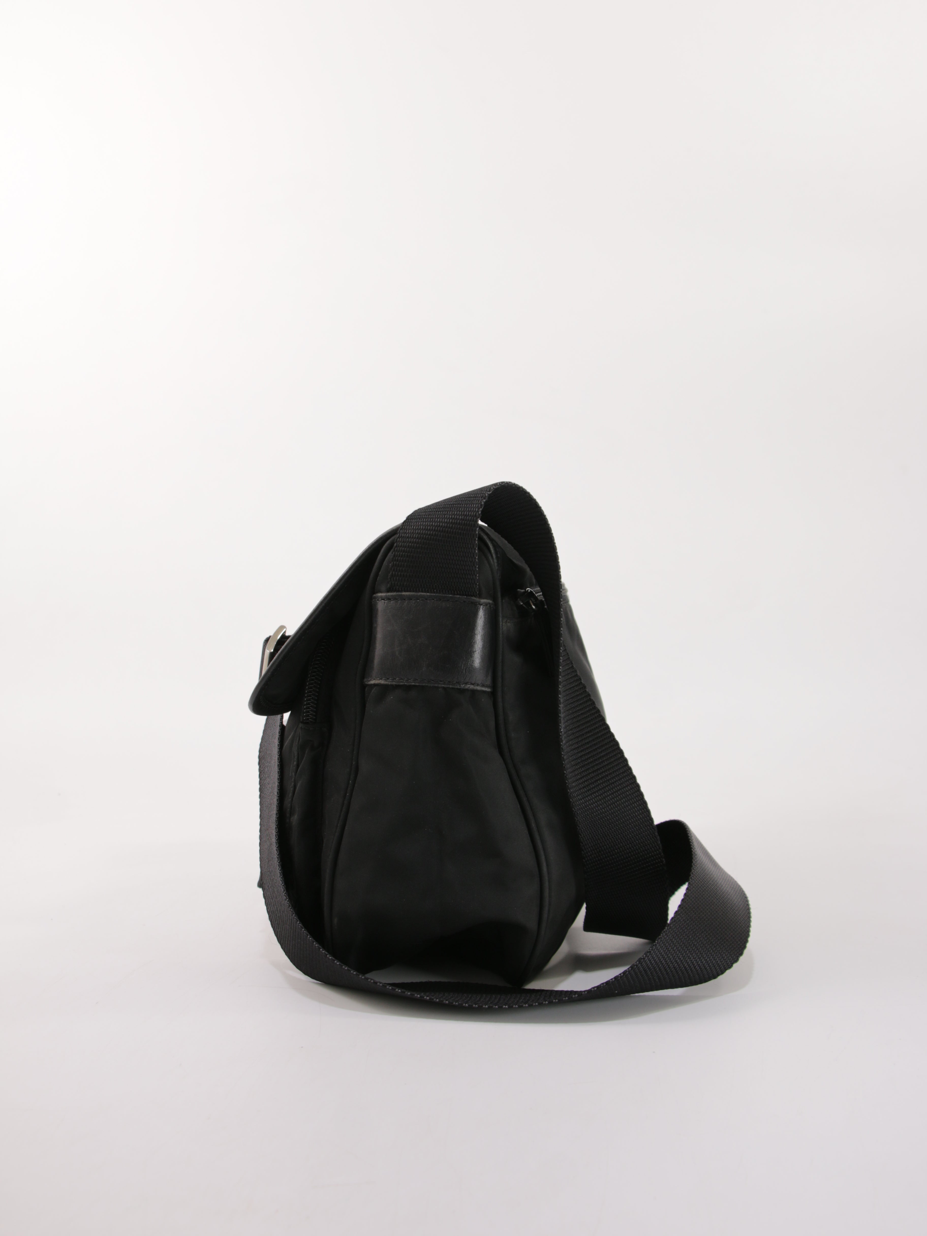 Single Buckle Messenger