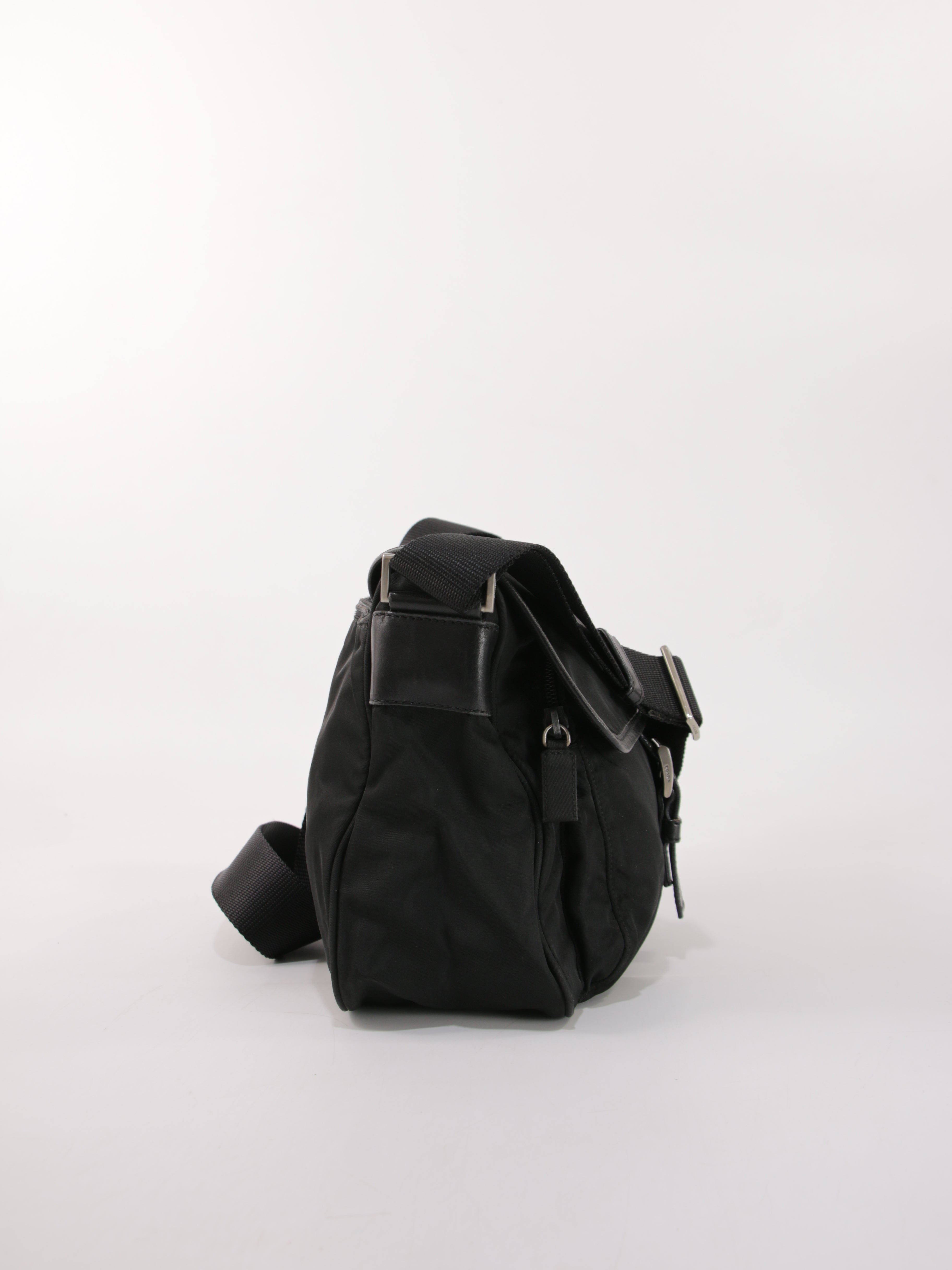 Single Buckle Messenger