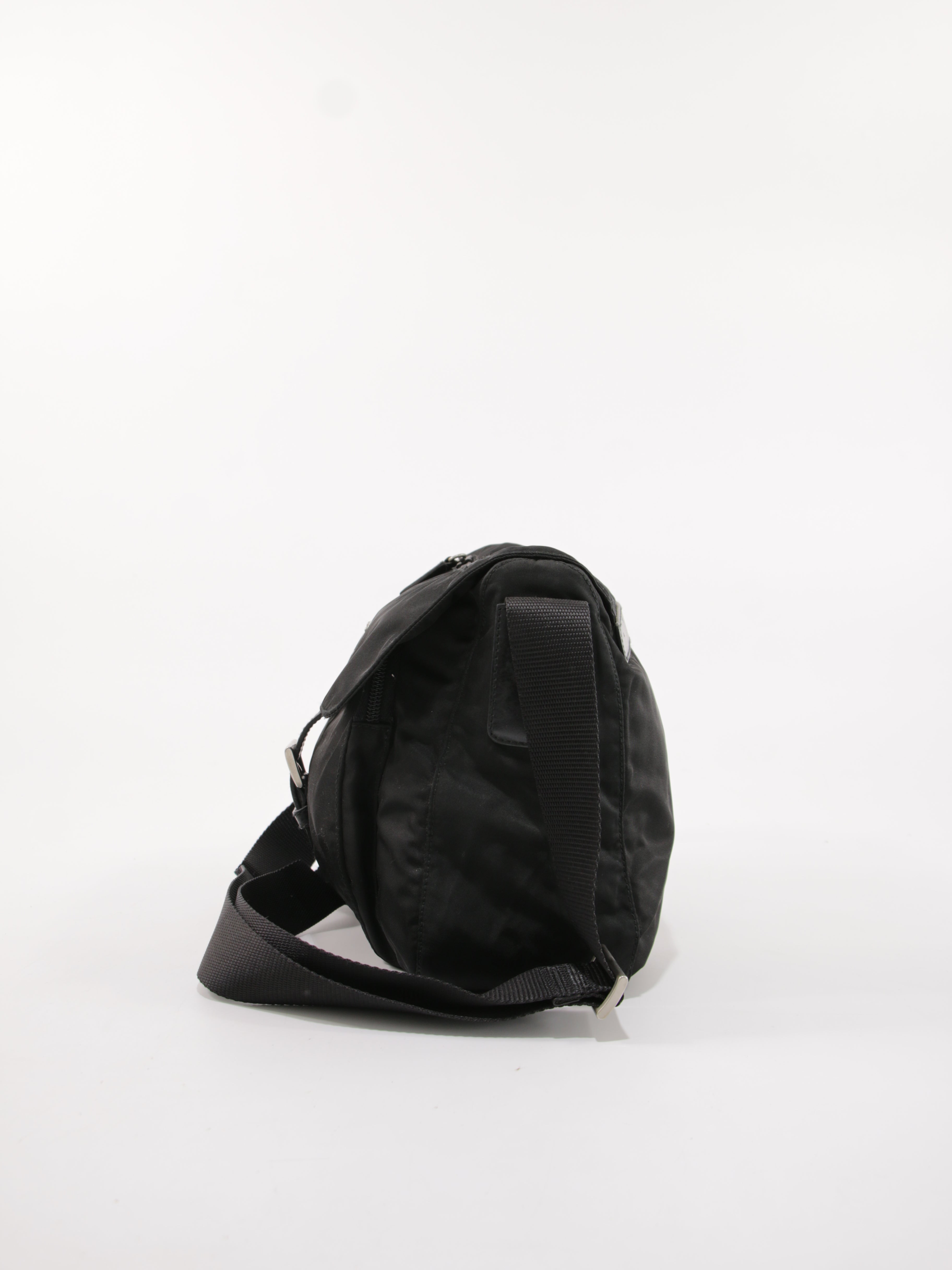 Single Buckle Messenger