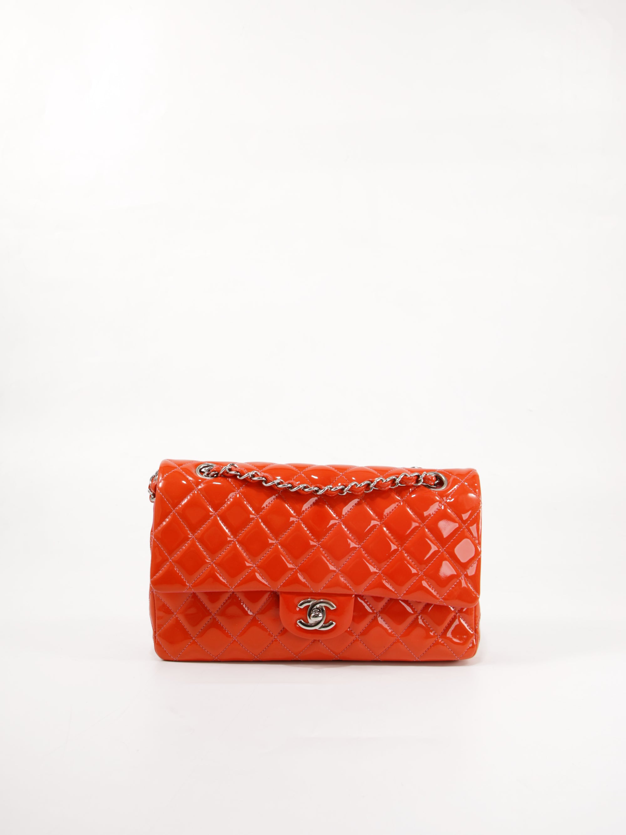 Medium Classic Flap