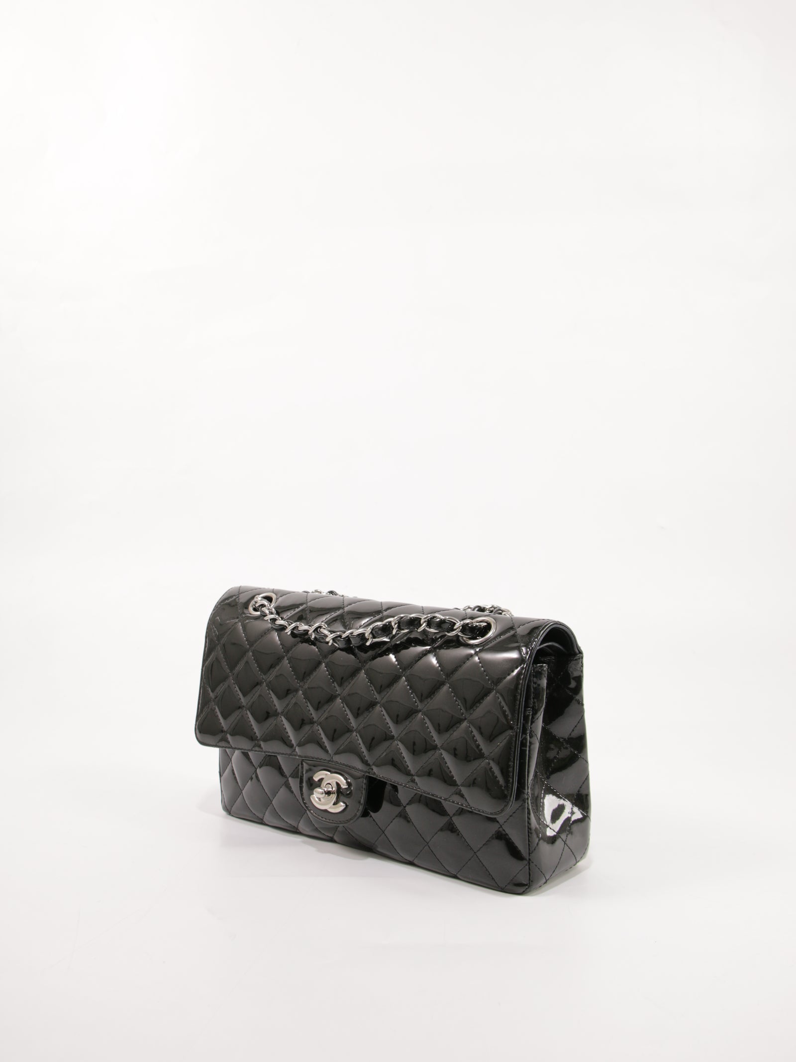 Medium Classic Flap