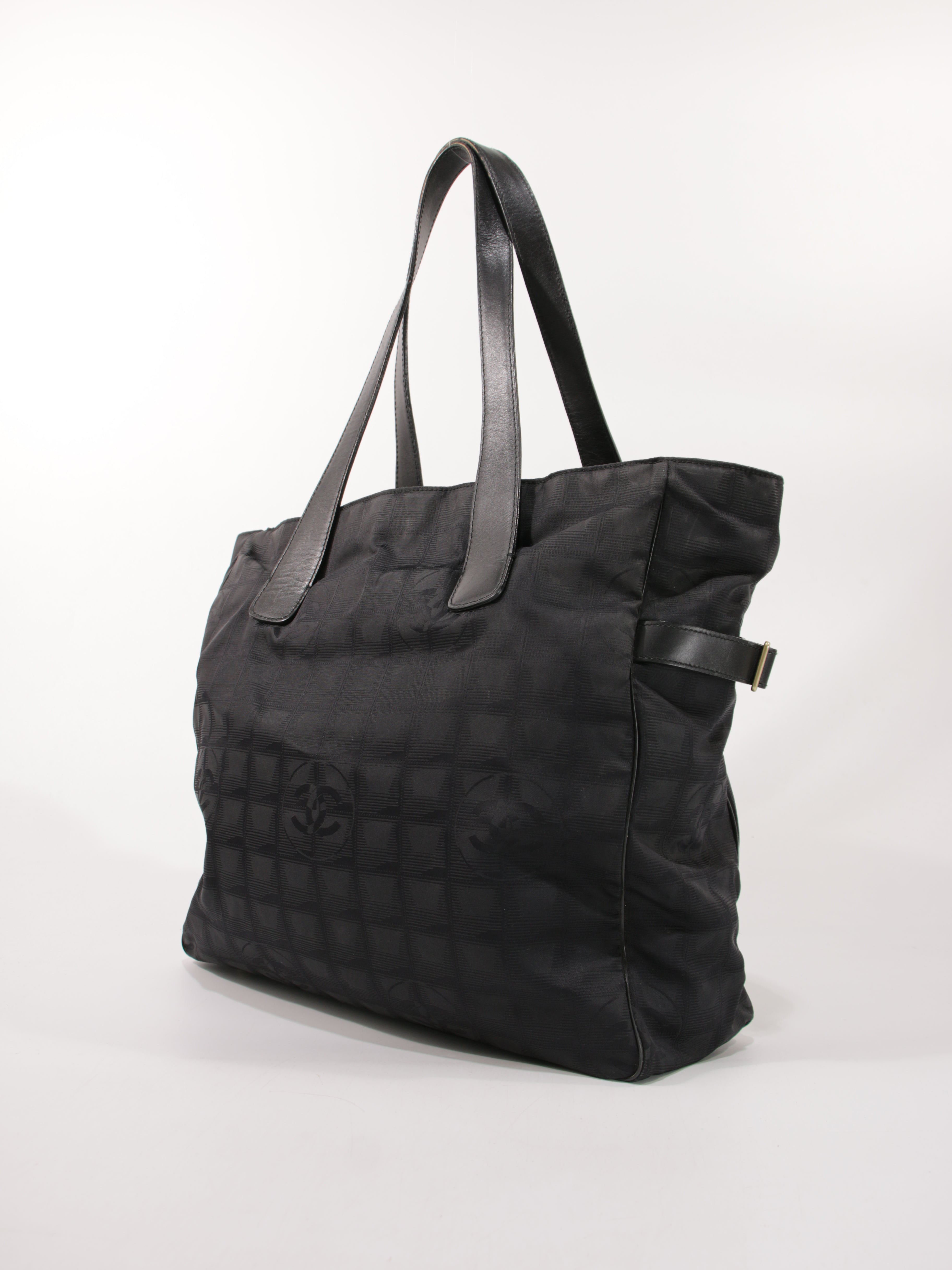 Large Travel Line Tote