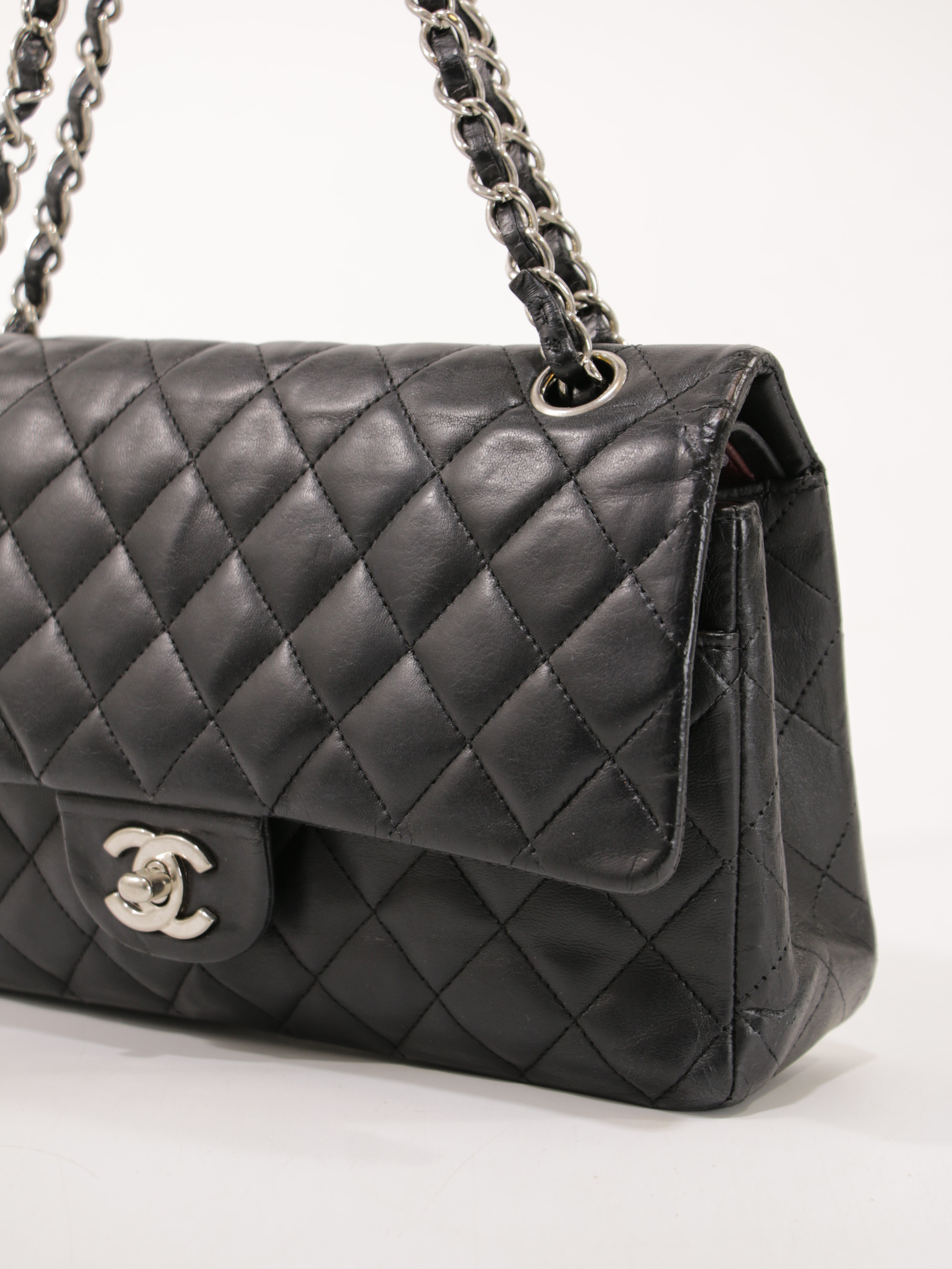 Medium Classic Flap