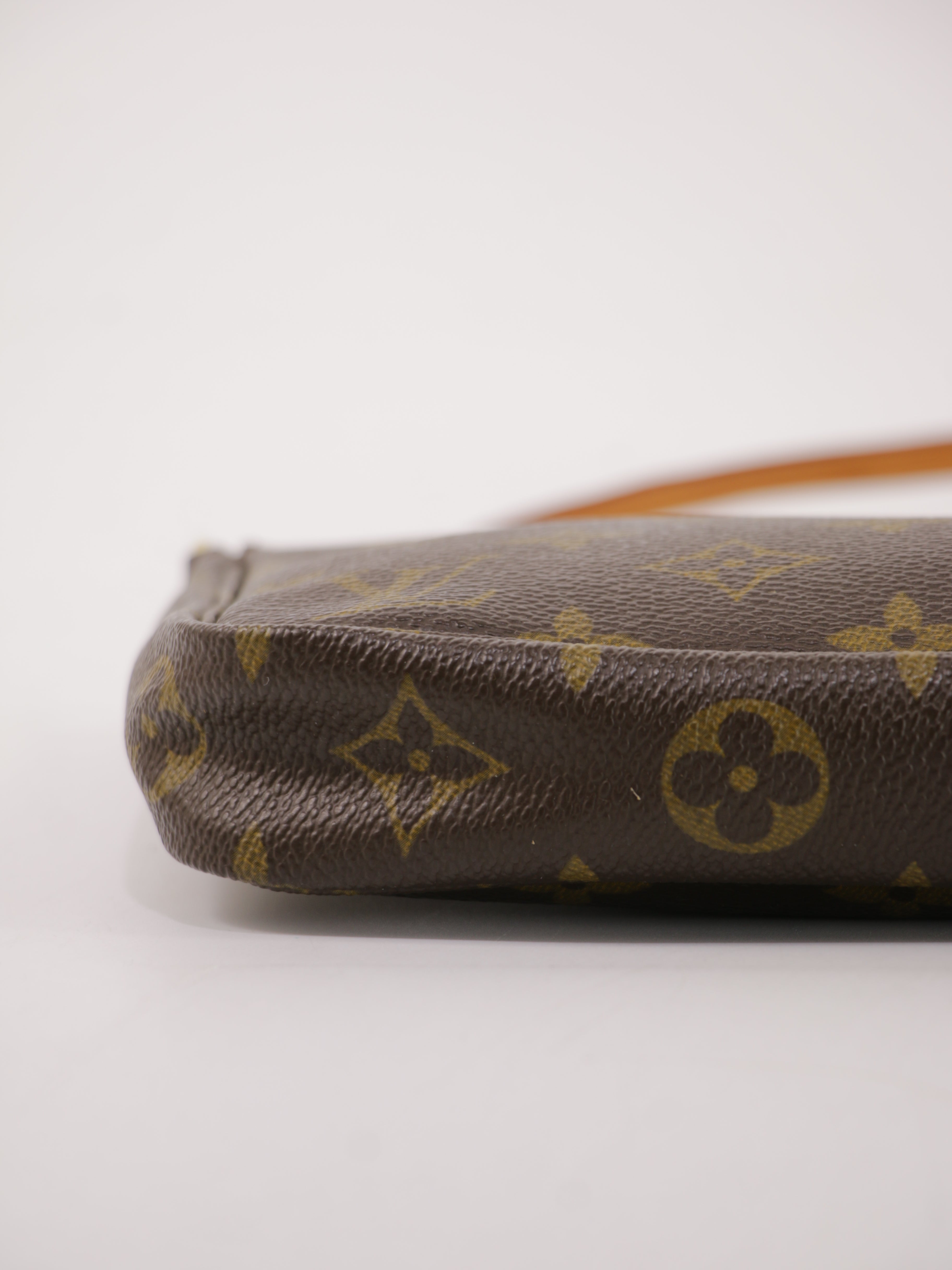 Louis Vuitton Accessories Pochette