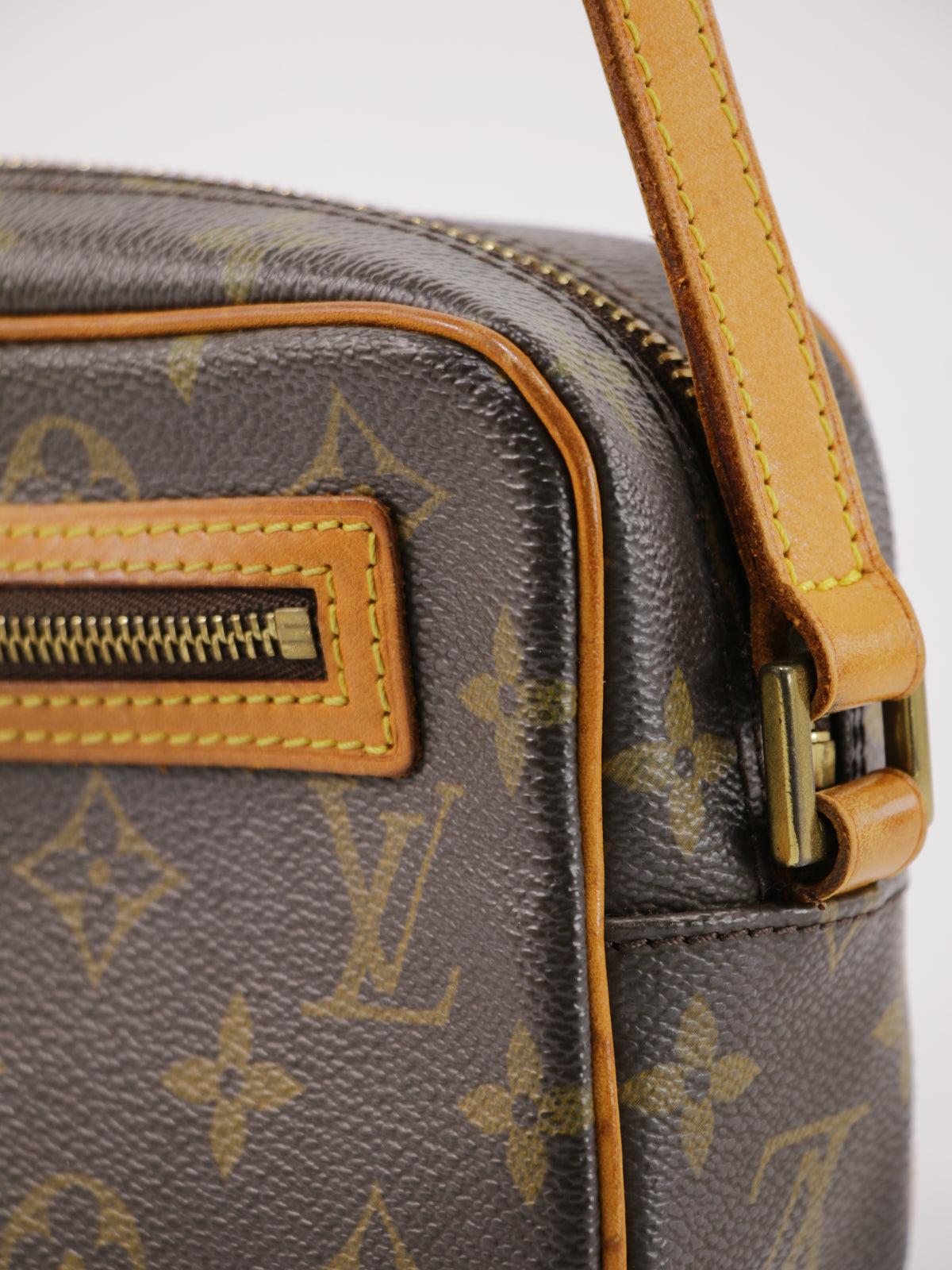 Louis Vuitton Pochette Cité