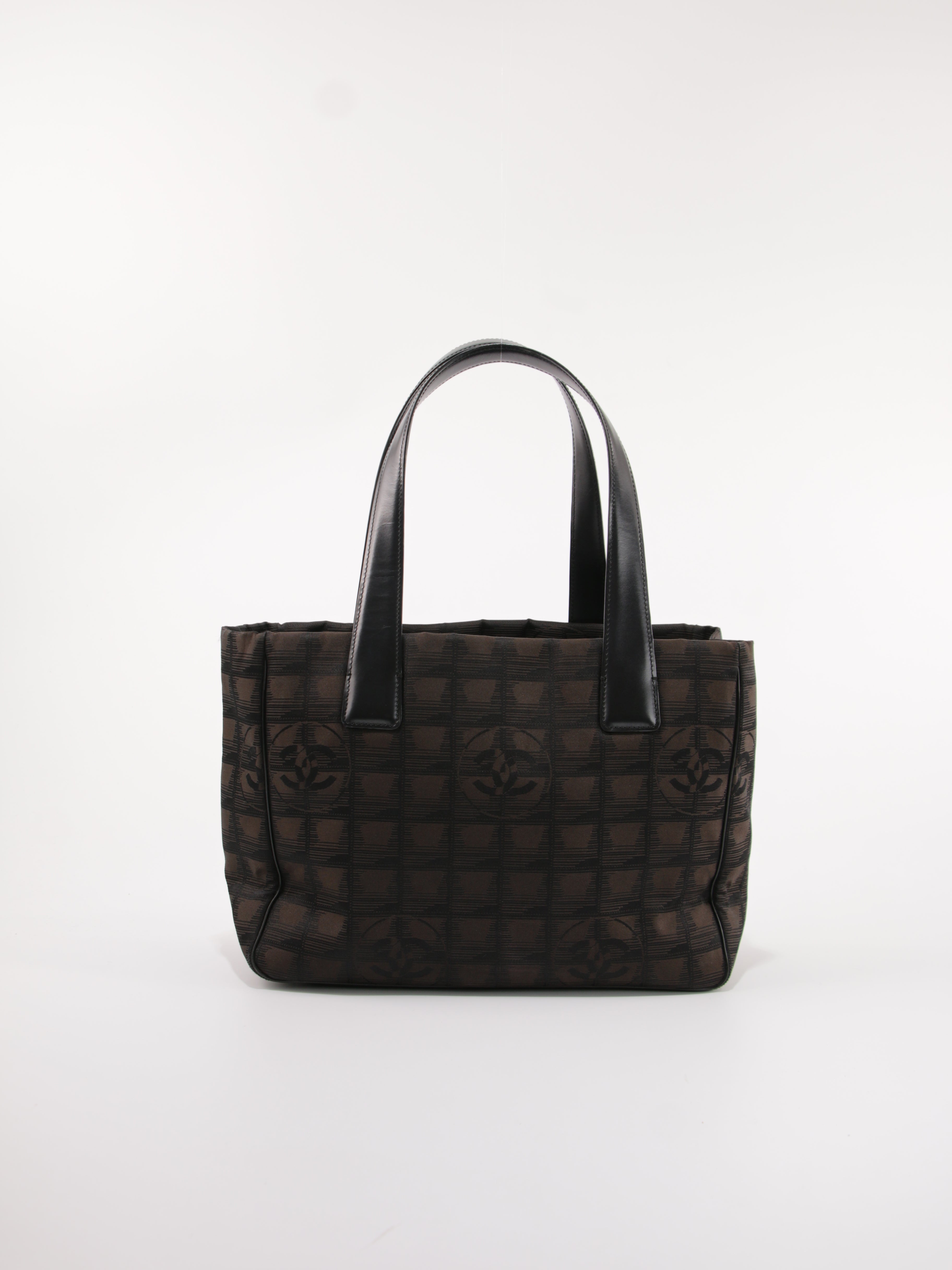 Medium New Travel Line Tote