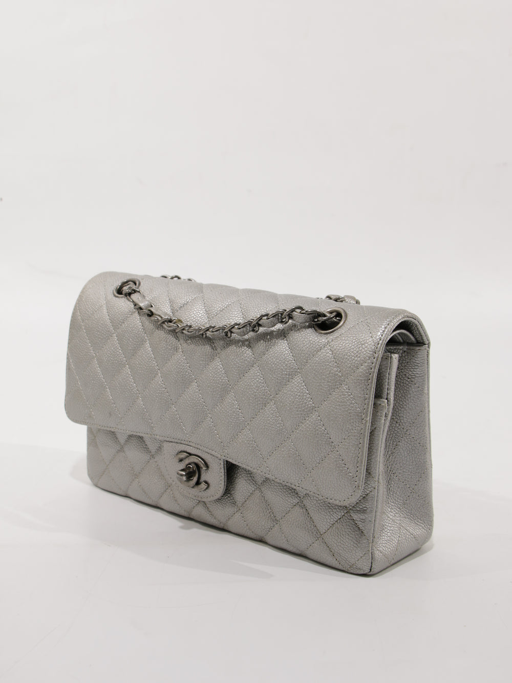 Medium Classic Flap