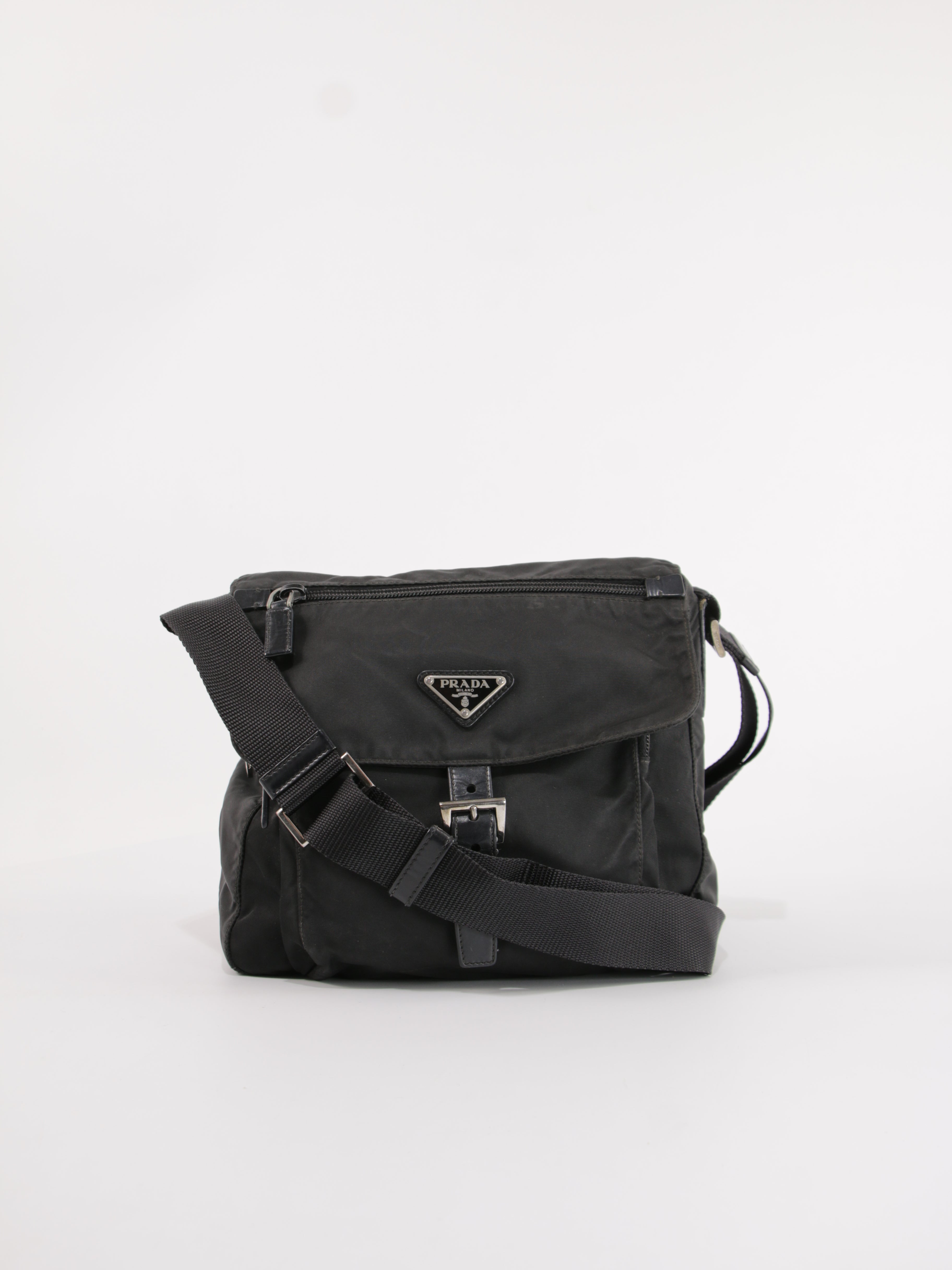 Single Buckle Messenger