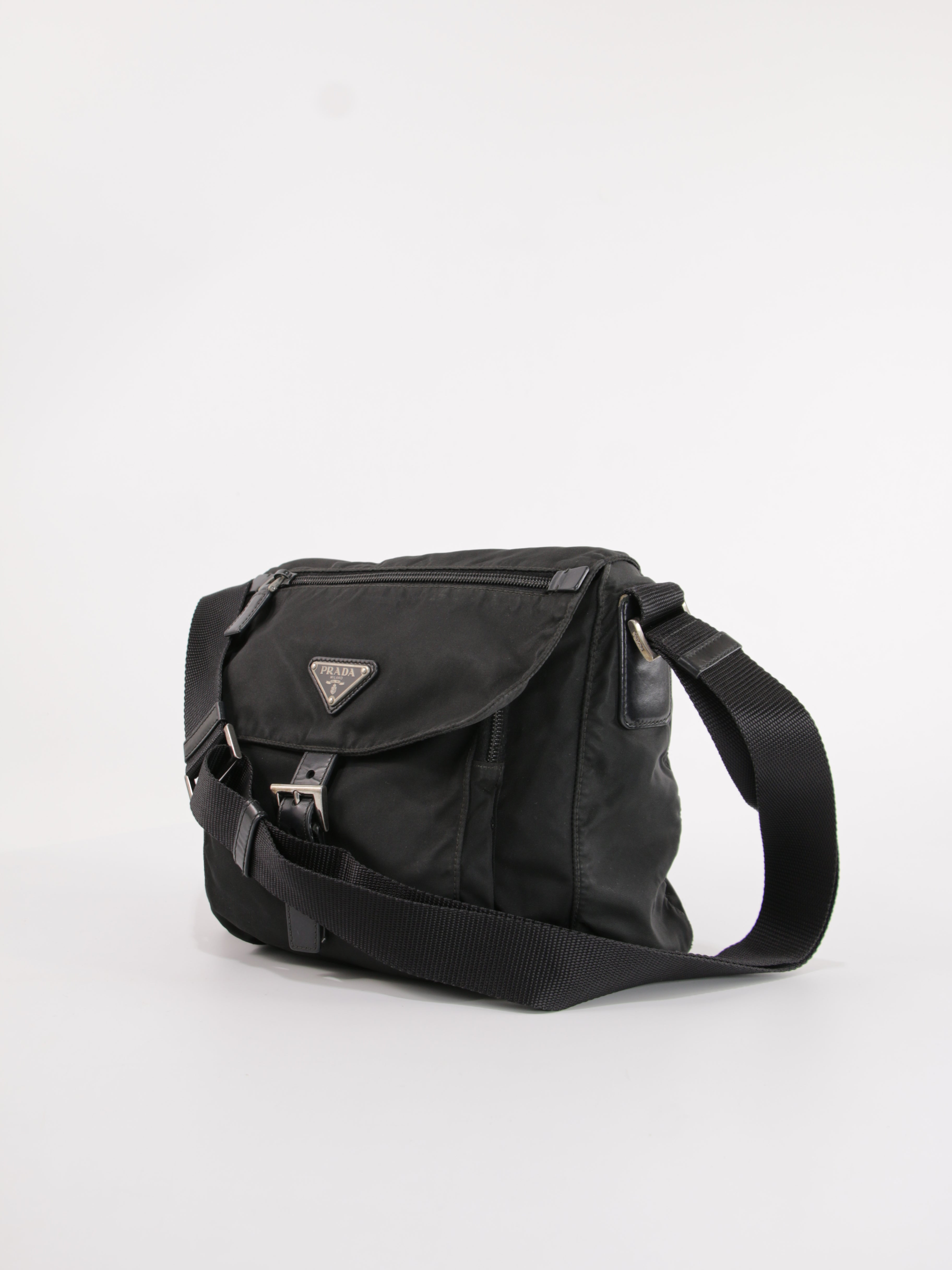 Single Buckle Messenger