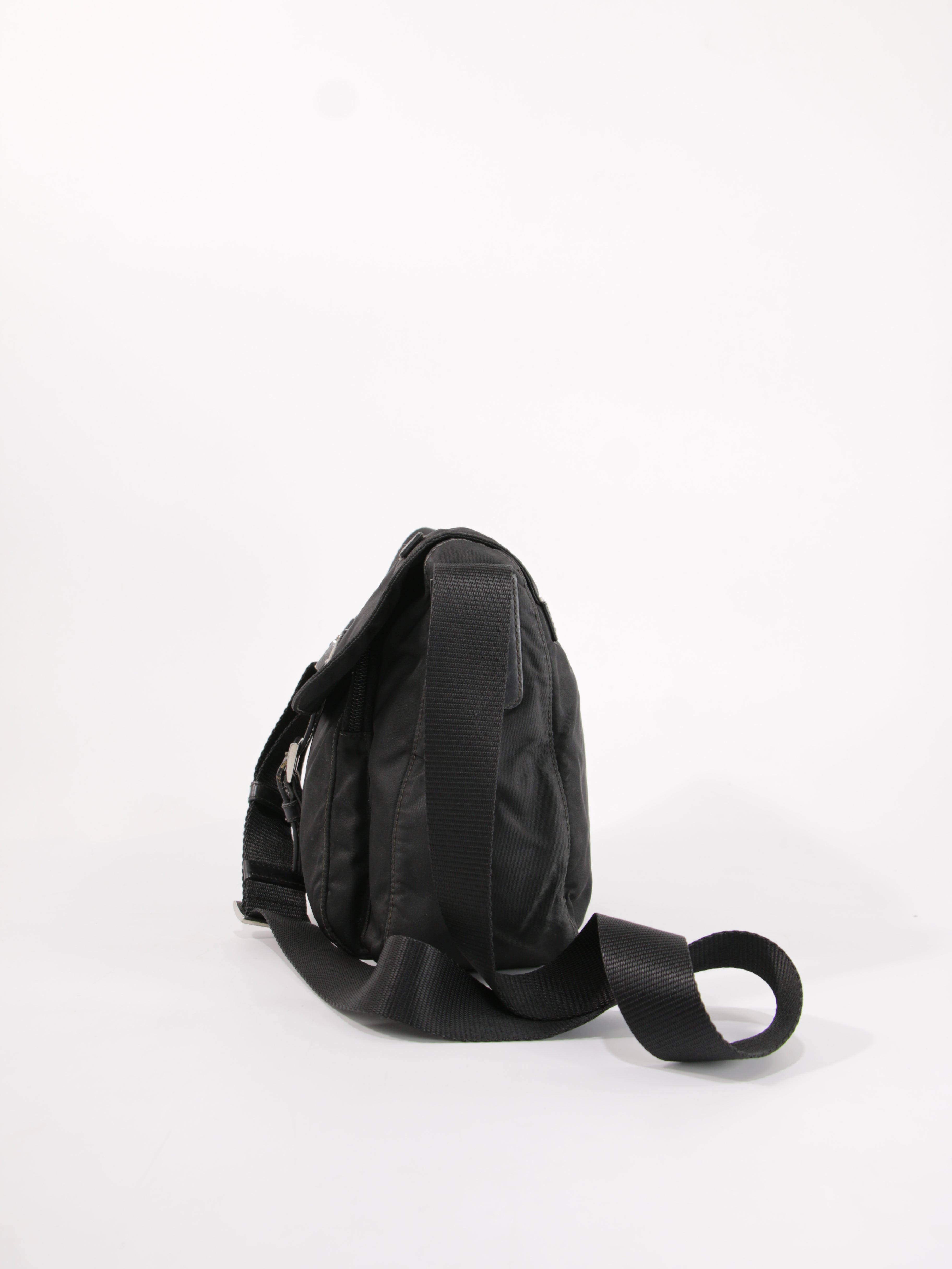 Single Buckle Messenger