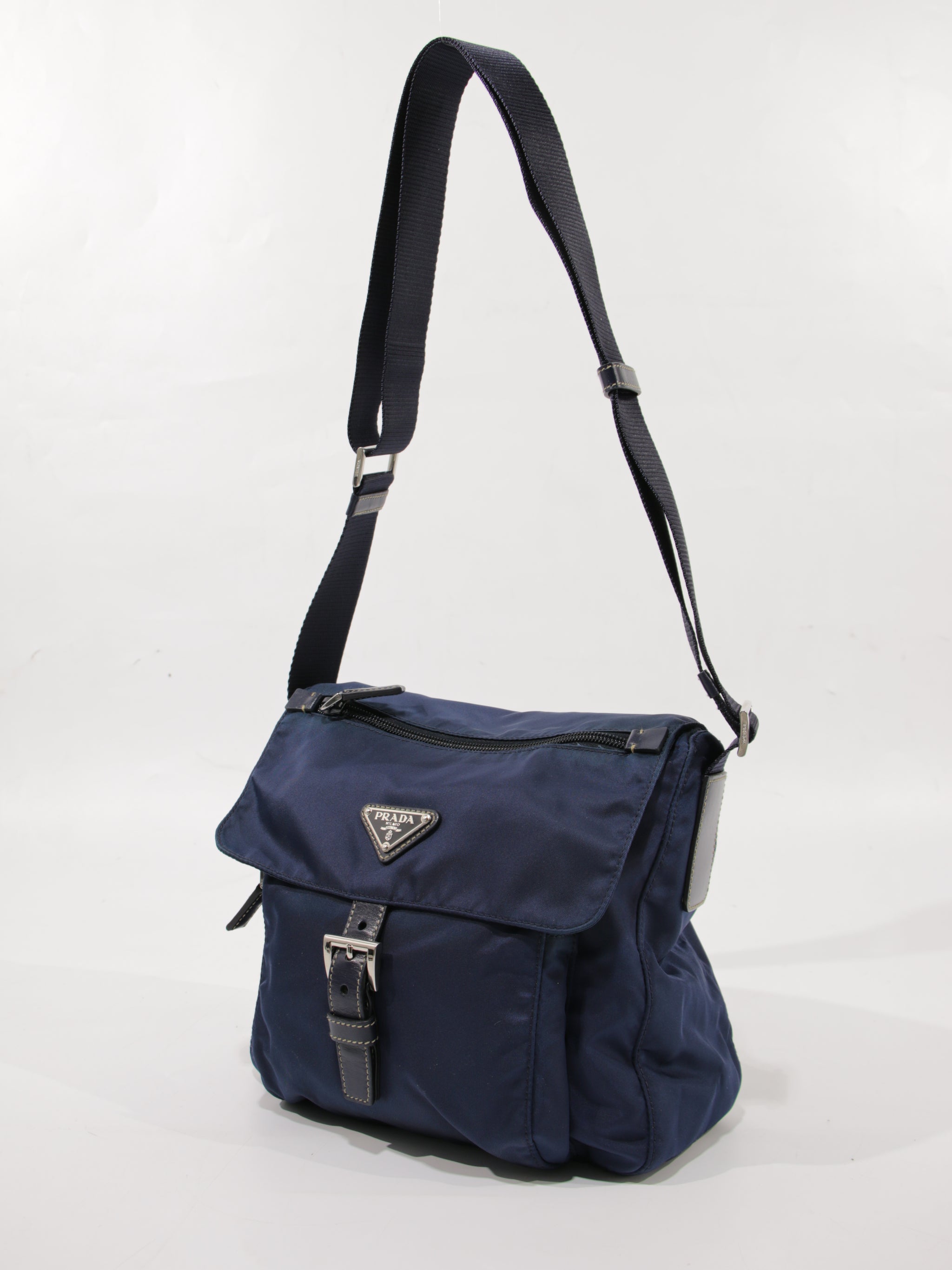 Single Buckle Messenger