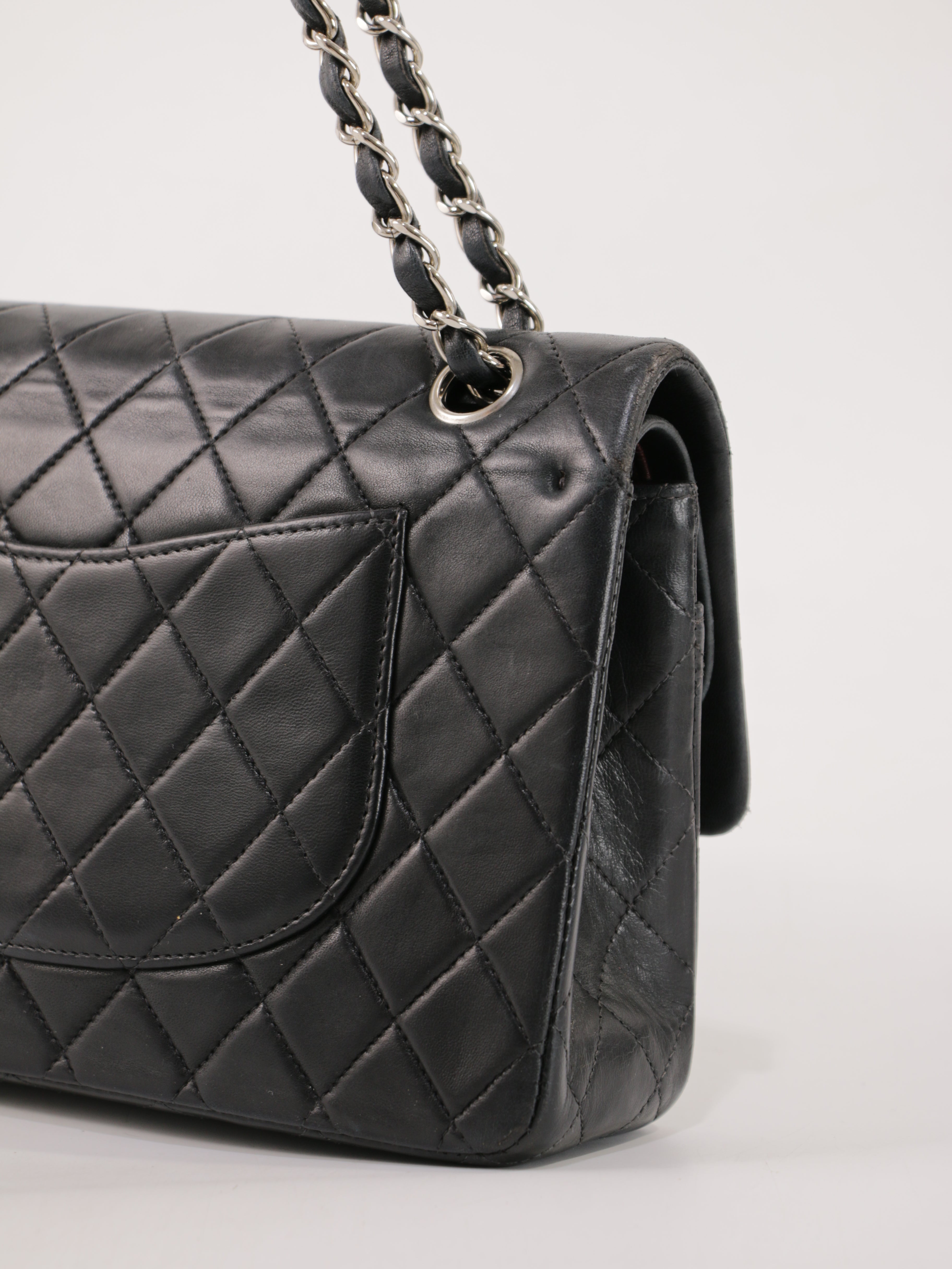 Medium Classic Flap