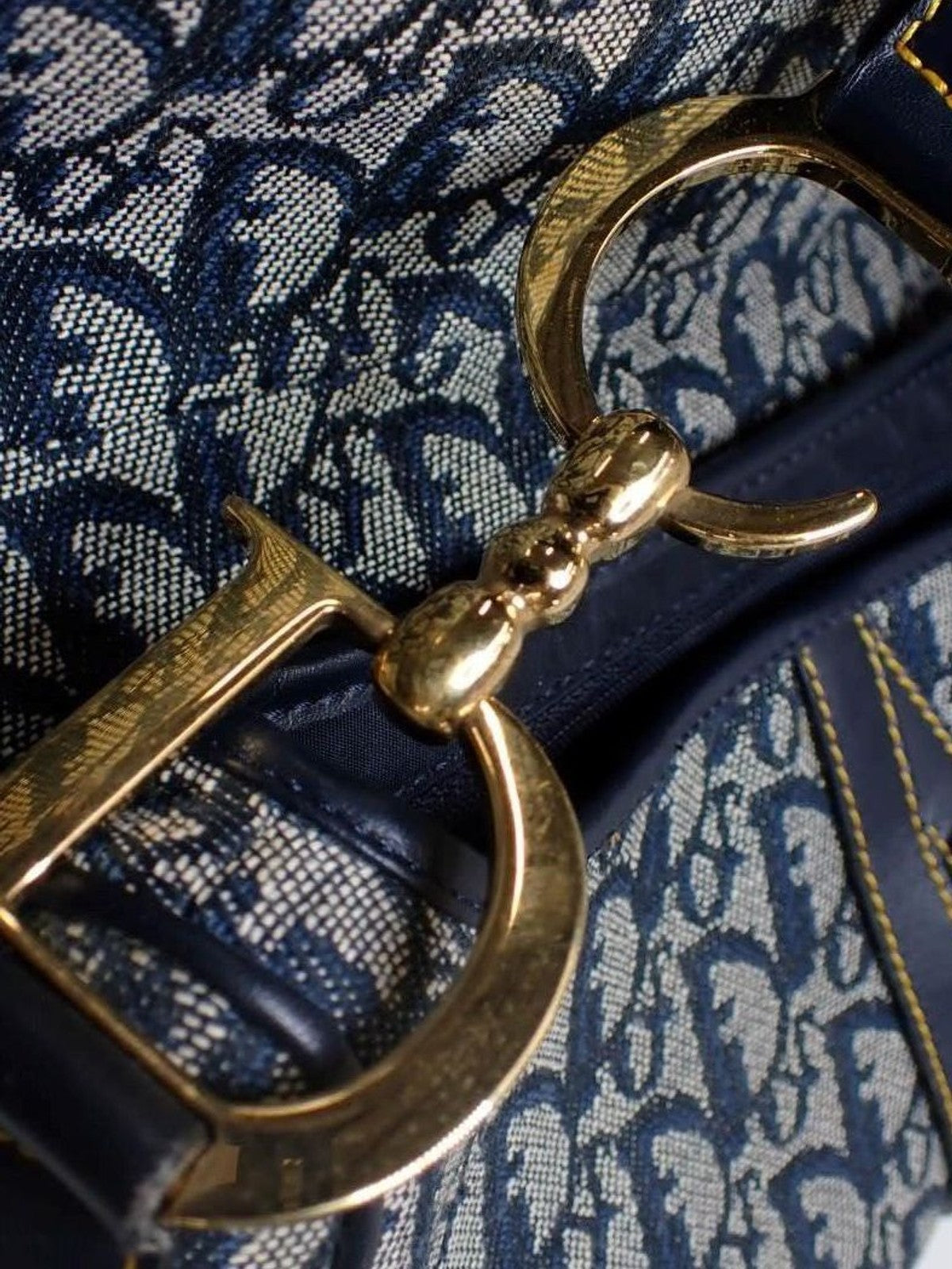 Saddle