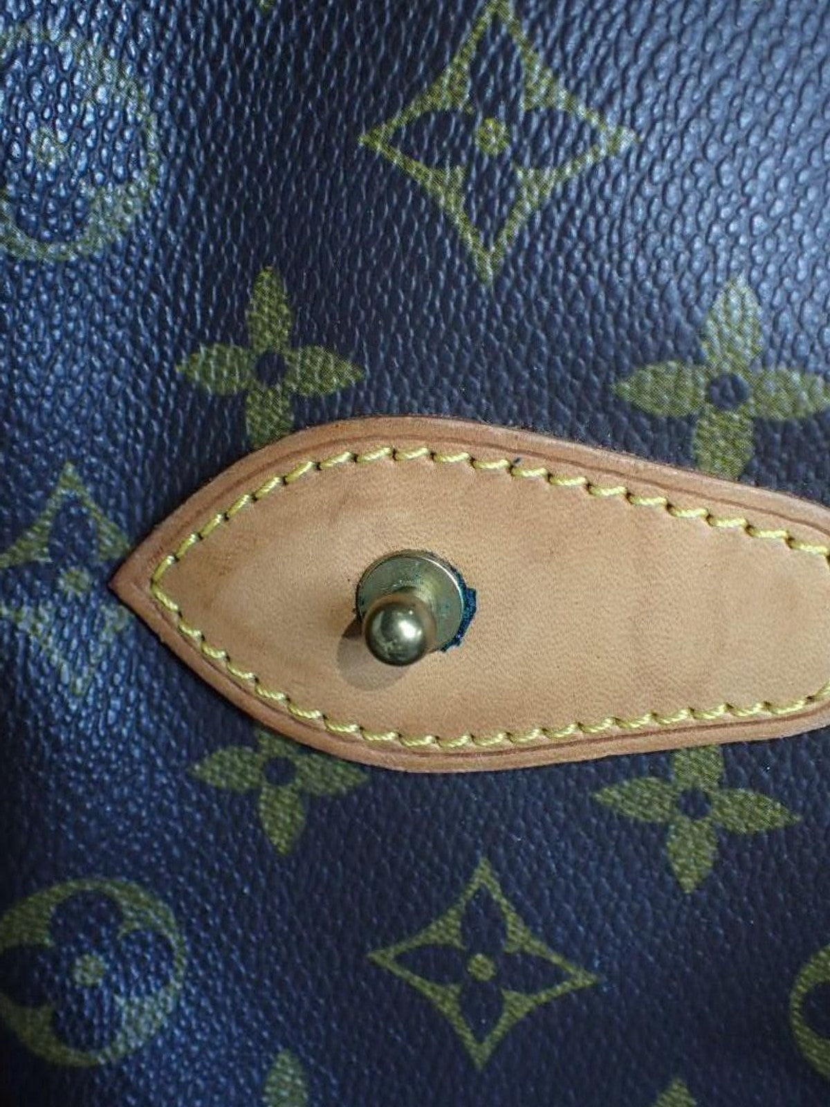 Louis Vuitton Gibeciere PM