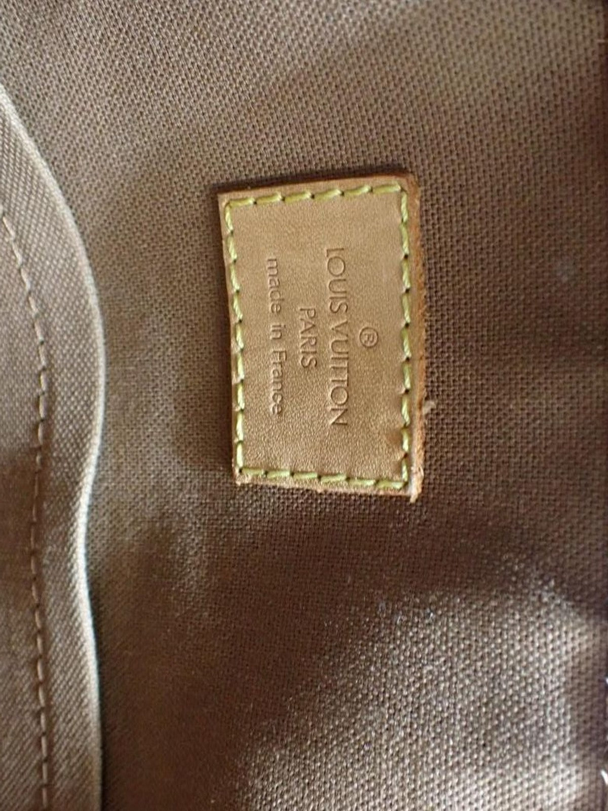Louis Vuitton Batignolles Vertical PM